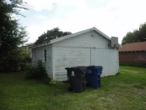 913 E Main St, Haw River, NC 27258 photo 11