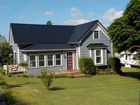 515 W J St, Erwin, NC 28339 photo 1