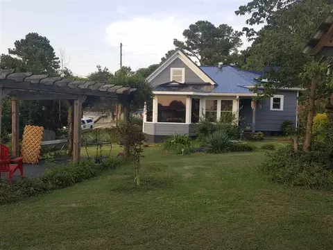515 W J St, Erwin, NC 28339 photo 4