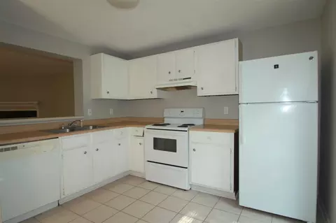 7242 Shellburne Dr, Raleigh, NC 27612 photo 3