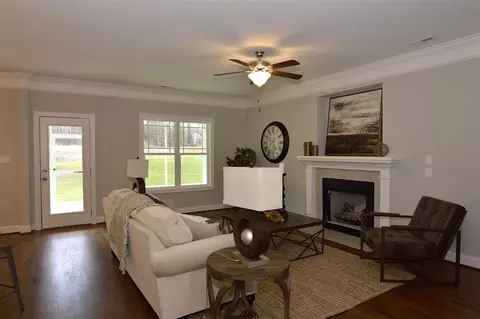 147 Flora Dr, Benson, NC 27504 photo 7