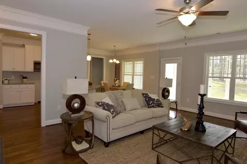 147 Flora Dr, Benson, NC 27504 photo 10