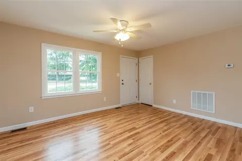 406 Barbour, Smithfield, NC 27577 photo 5