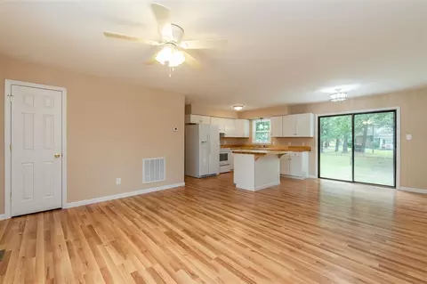 406 Barbour, Smithfield, NC 27577 photo 4