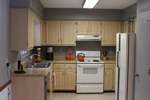 102 Halstead Cir, Garner, NC 27529 photo 5