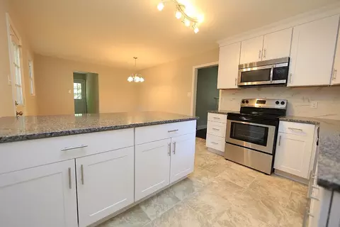 14 Hawthorne Dr, Durham, NC 27712 photo 2