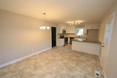 14 Hawthorne Dr, Durham, NC 27712 photo 5