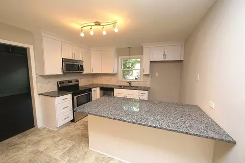 14 Hawthorne Dr, Durham, NC 27712 photo 3