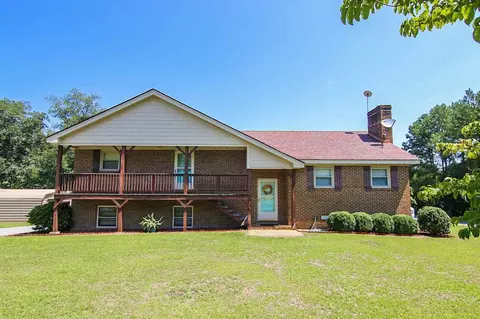 101 Cedar St, Dudley, NC 28333 photo 1