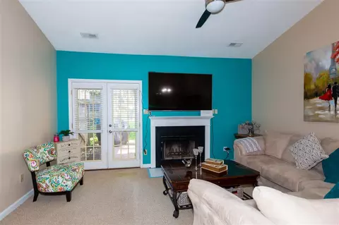 76 Stone Hill Ct, Durham, NC 27704 photo 4