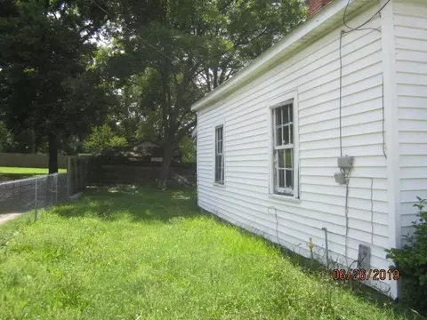 237 Gary St, Henderson, NC 27536 photo 3