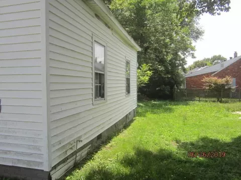 237 Gary St, Henderson, NC 27536 photo 2