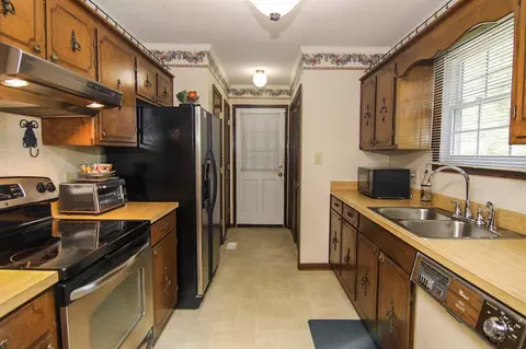 135 Ormond Ln, Selma, NC 27576 photo 7