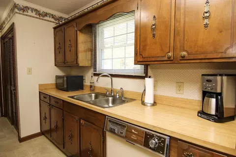 135 Ormond Ln, Selma, NC 27576 photo 9
