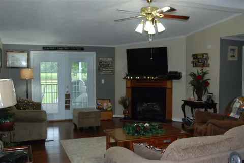 184 Bent Tree Ln, Dunn, NC 28334 photo 3