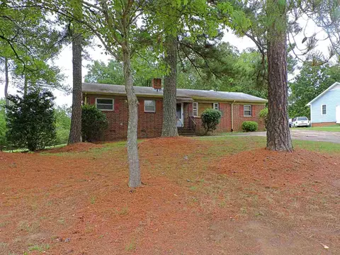 724 Lindley Dr, Durham, NC 27703 photo 2