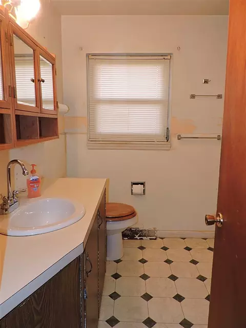 724 Lindley Dr, Durham, NC 27703 photo 17