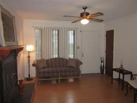 523 Commonwealth St, Durham, NC 27703 photo 4