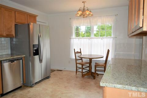 81 Shepherd Dr, Benson, NC 27504 photo 8