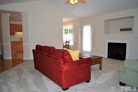 81 Shepherd Dr, Benson, NC 27504 photo 5