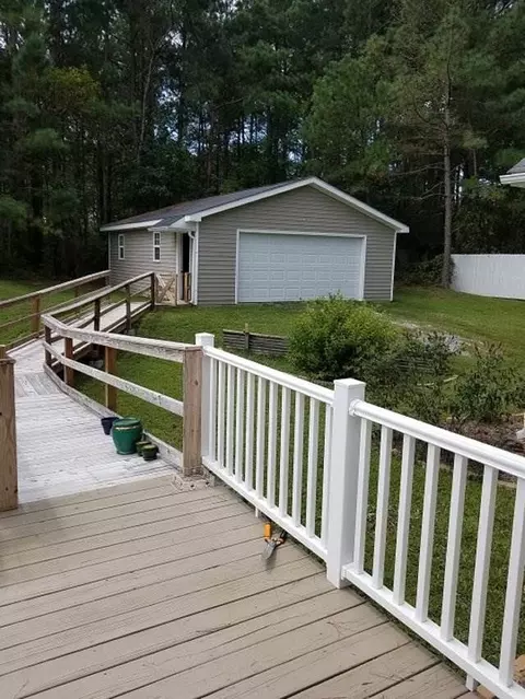 100 Madison Dr, Selma, NC 27576 photo 3