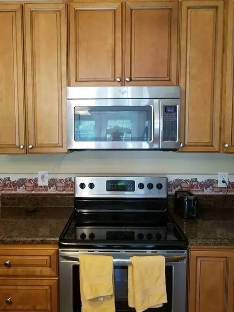 100 Madison Dr, Selma, NC 27576 photo 4