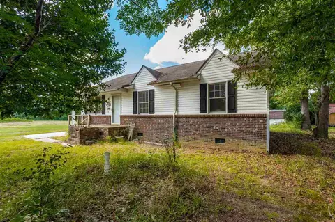 116 Barnes Dr, Erwin, NC 28339 photo 3