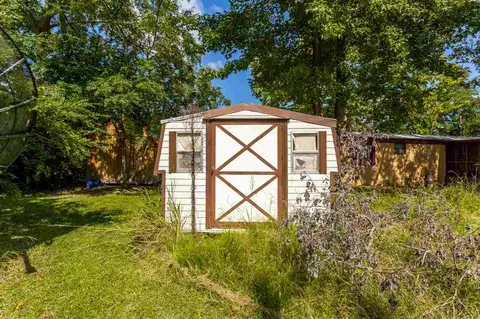 116 Barnes Dr, Erwin, NC 28339 photo 6