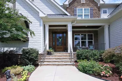 1620 Hidden Leaf Ct, Raleigh, NC 27606 photo 2