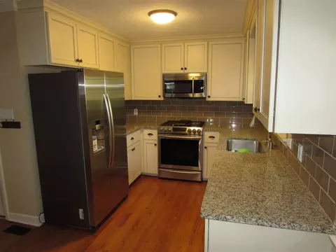 27 Kitchner Ct, Durham, NC 27705 photo 3