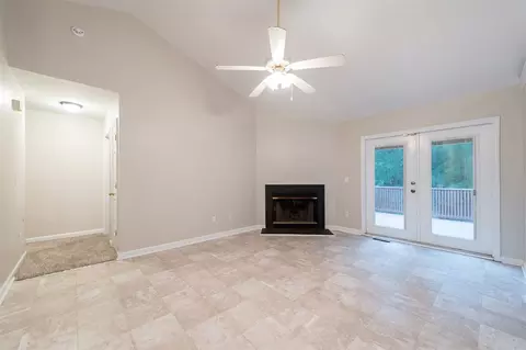 8 Moonlight Ct, Durham, NC 27703 photo 2
