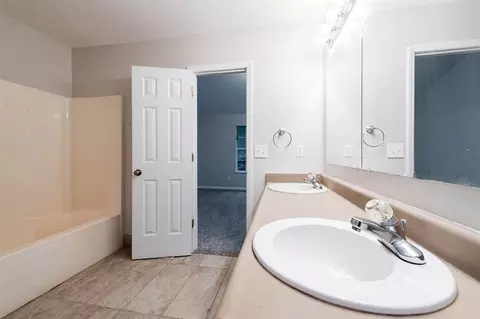 8 Moonlight Ct, Durham, NC 27703 photo 4