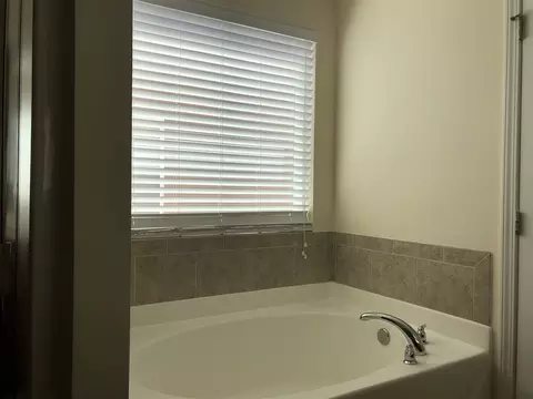 6 Faircroft Ct, Durham, NC 27703 photo 14