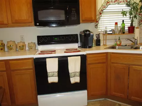 1215 Red Ash Cir, Durham, NC 27704 photo 6