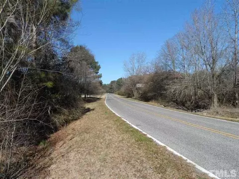 896 Capps Rd, Pine Level, NC 27576 photo 1