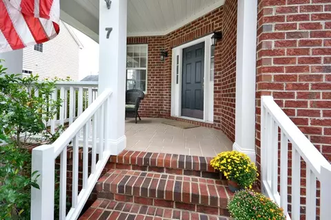 7 Laurel Leaf Ct, Durham, NC 27703 photo 3