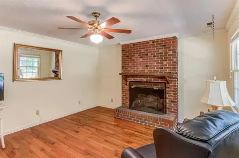 1005 Chestnut Dr, Smithfield, NC 27577 photo 3