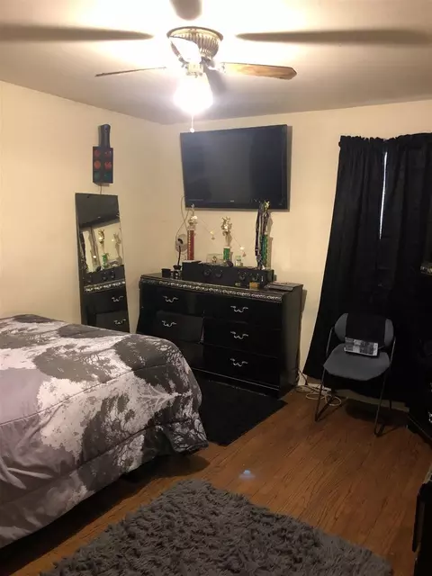 1212 Grant St, Durham, NC 27701 photo 4