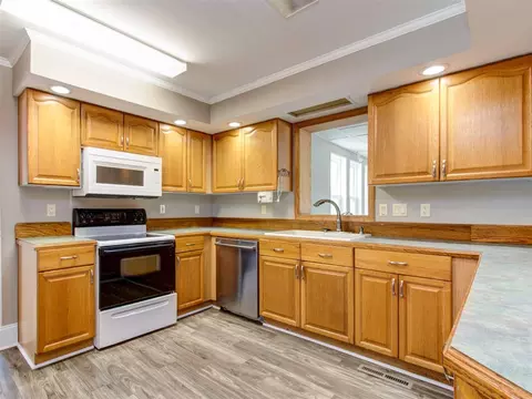 1507 Broadway Dr, Graham, NC 27253 photo 7