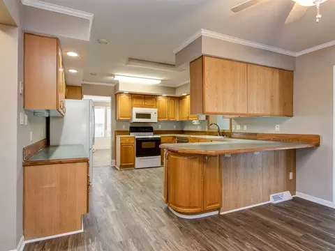 1507 Broadway Dr, Graham, NC 27253 photo 9