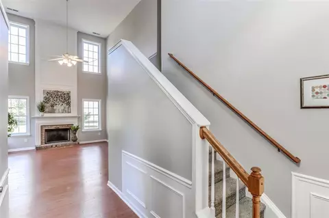 4 Sandy Bluff Ct, Durham, NC 27703 photo 2