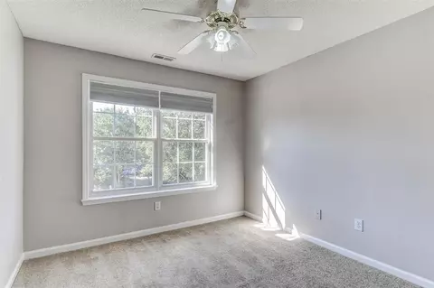 4 Sandy Bluff Ct, Durham, NC 27703 photo 9