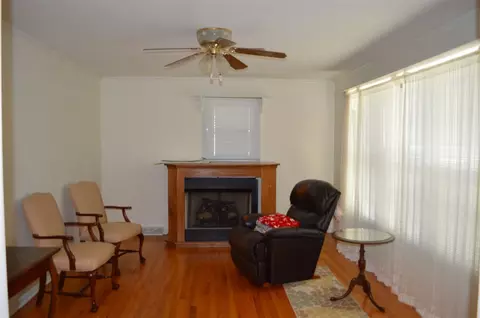 724 Carver St, Durham, NC 27704 photo 3