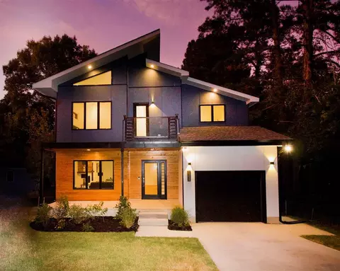 1211 Gilbert St, Durham, NC 27701 photo 2