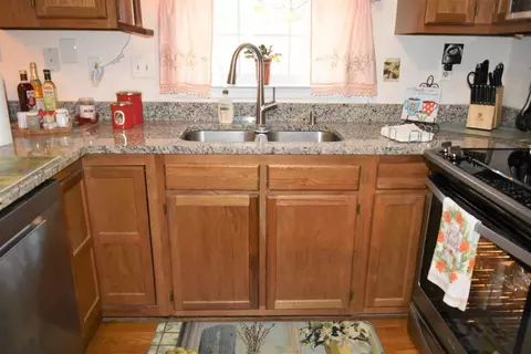 1410 Rowemont Dr, Durham, NC 27705 photo 7
