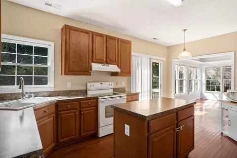 613 Wakehurst Dr, Cary, NC 27519 photo 9