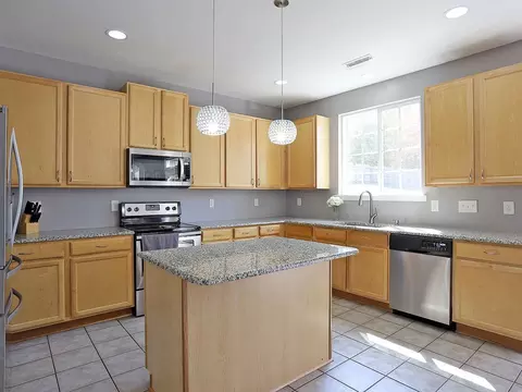 614 Ashburn Ln, Durham, NC 27703 photo 9