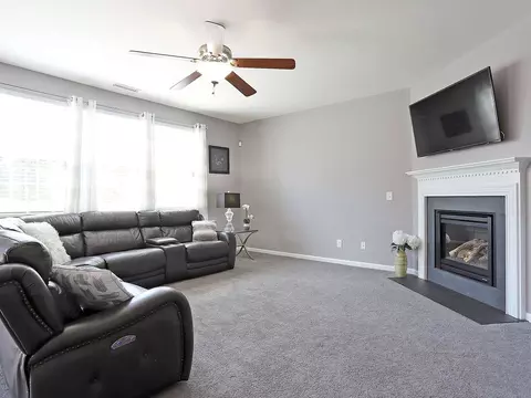 614 Ashburn Ln, Durham, NC 27703 photo 3