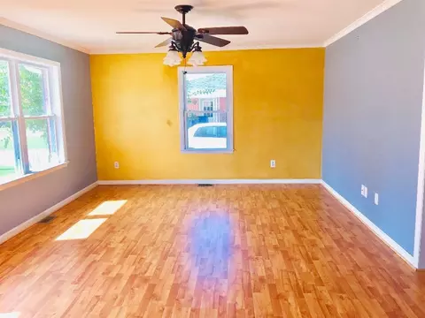 201 E Langdon Ave, Smithfield, NC 27577 photo 3