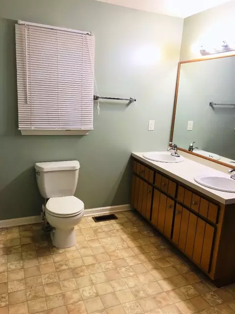 201 E Langdon Ave, Smithfield, NC 27577 photo 8